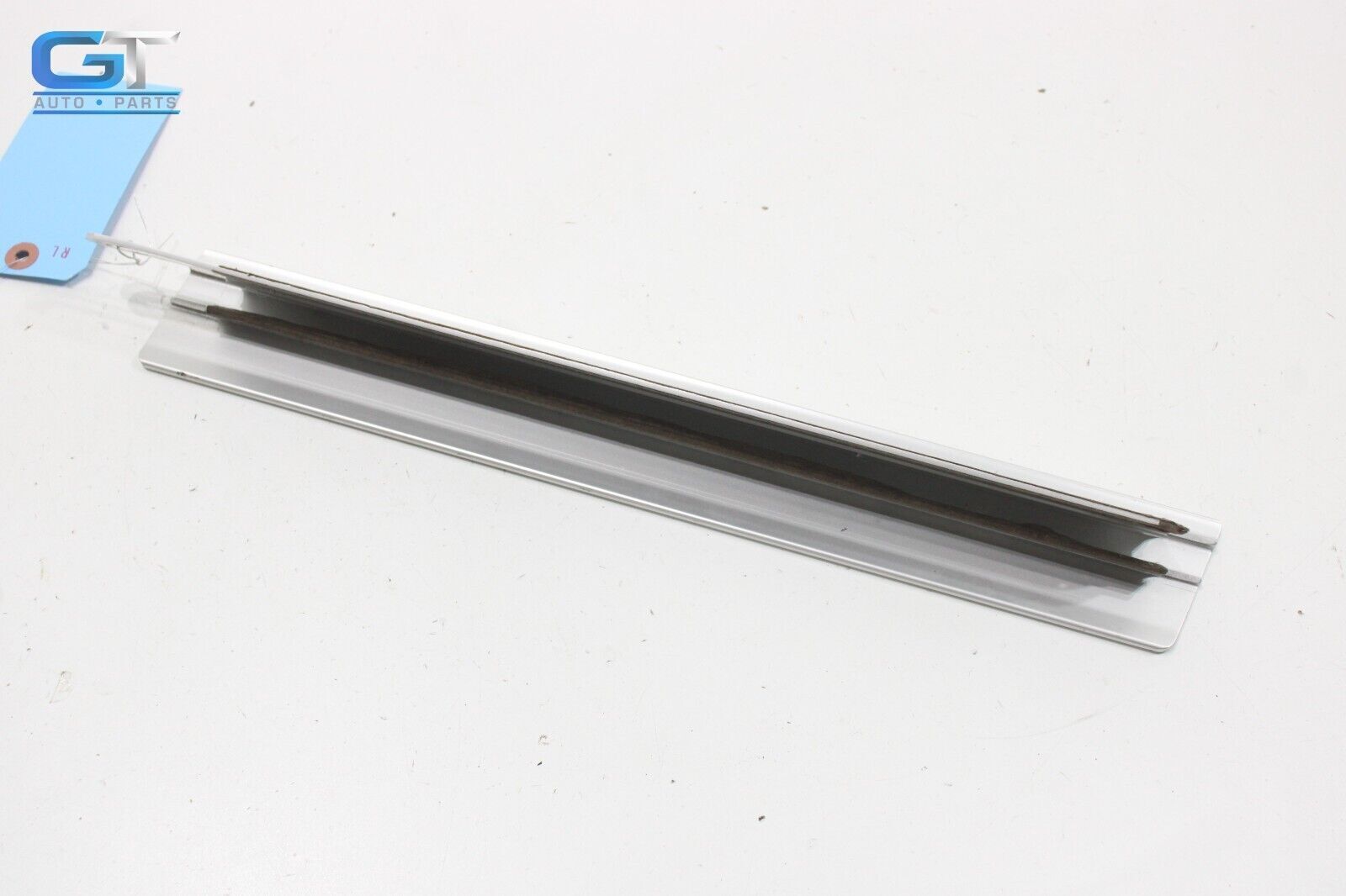 Aston Martin V8 Vantage 2007-2010 Rear Left Molding