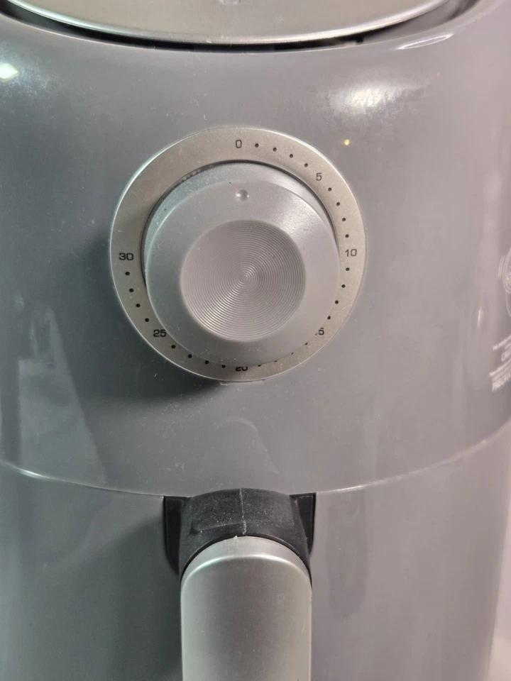 Freidora de aire Farberware 1,9 cuartos de galón sin aceite gris con cajón extraíble Foto 2 de 4