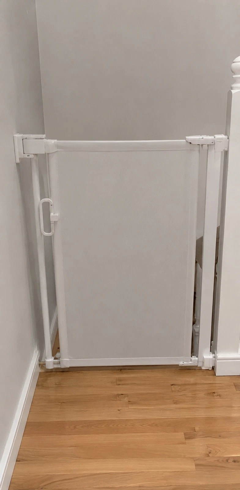 Baby Pet Safety Gate Pressure Fit Door Barrier White No Drilling BNIB
Opens in a new window or tab