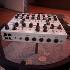 SOMA Lyra-8 Analog Desktop Synthesizer 8-Key Organismic Distortion White