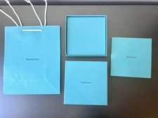 Tiffany & Co. Empty Gift Card Box with Insert & Shopping Gift Bag Display