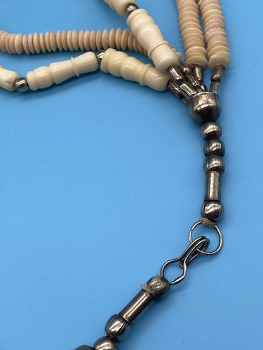 Vintage Three Streengs Of Bone Look Beads Necklace Pendant - Picture 7 of 7