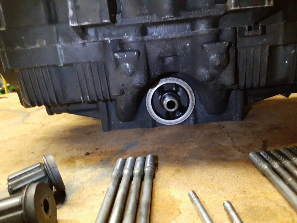 Suzuki GSXR 750 1988 caja de motor Foto 2 de 4