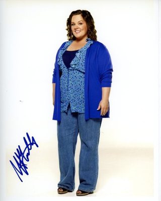 MELISSA MCCARTHY Signed Autographed 8x10 MIKE & MOLLY FLYNN Photo