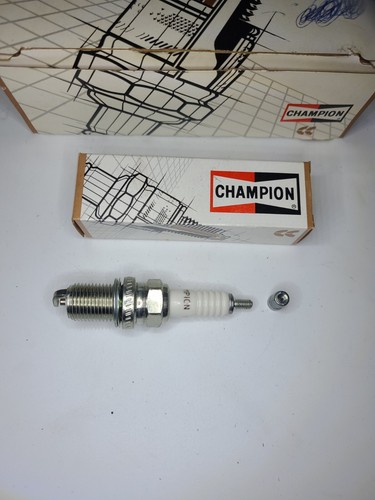 4x Champion OE058/T10 C7YCC Spark Plugs for Peugeot 205 II 1.6 405 I 1.9 New!!! - Picture 2 of 6