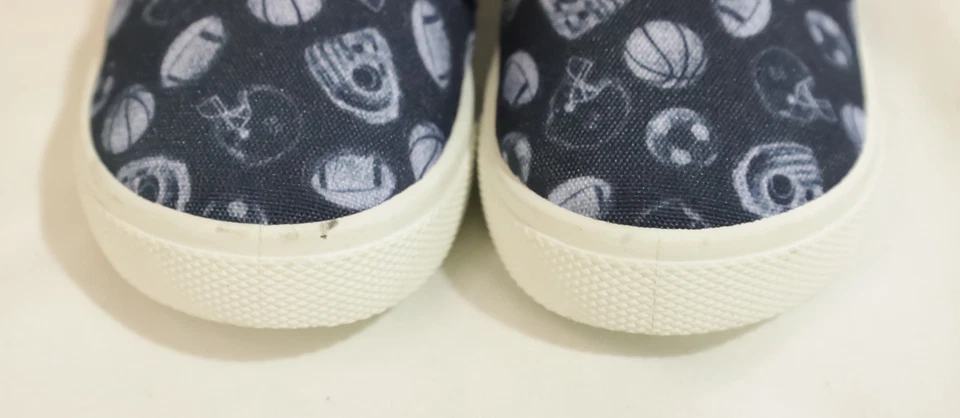 Zapatillas informales con estampado deportivo Carter's para niñas pequeñas DG4 azul marino talla US:7 EU:23 Foto 3 de 4