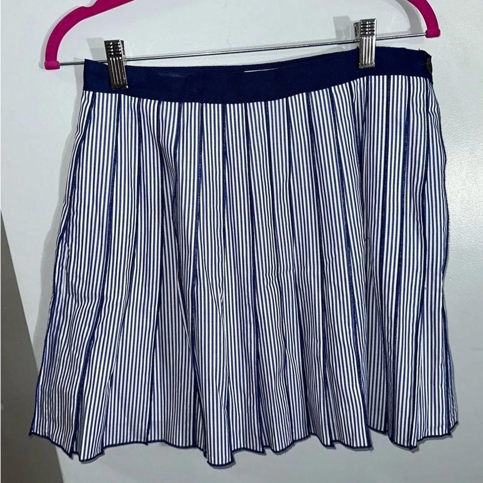 Vineyard Vines pleated striped skirt