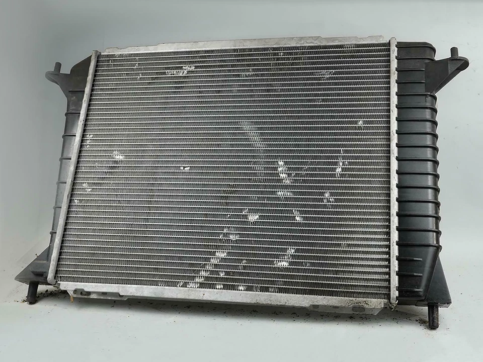 Оригинальный передний антифриз для охлаждения двигателя радиатора Ford Thunderbird 1994 - 1995 годов выпуска - Изображение 2 из 4