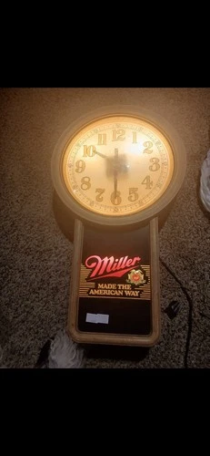 Vintage Miller Beer Made The American Way Lighted Beer CLOCK / SIGN