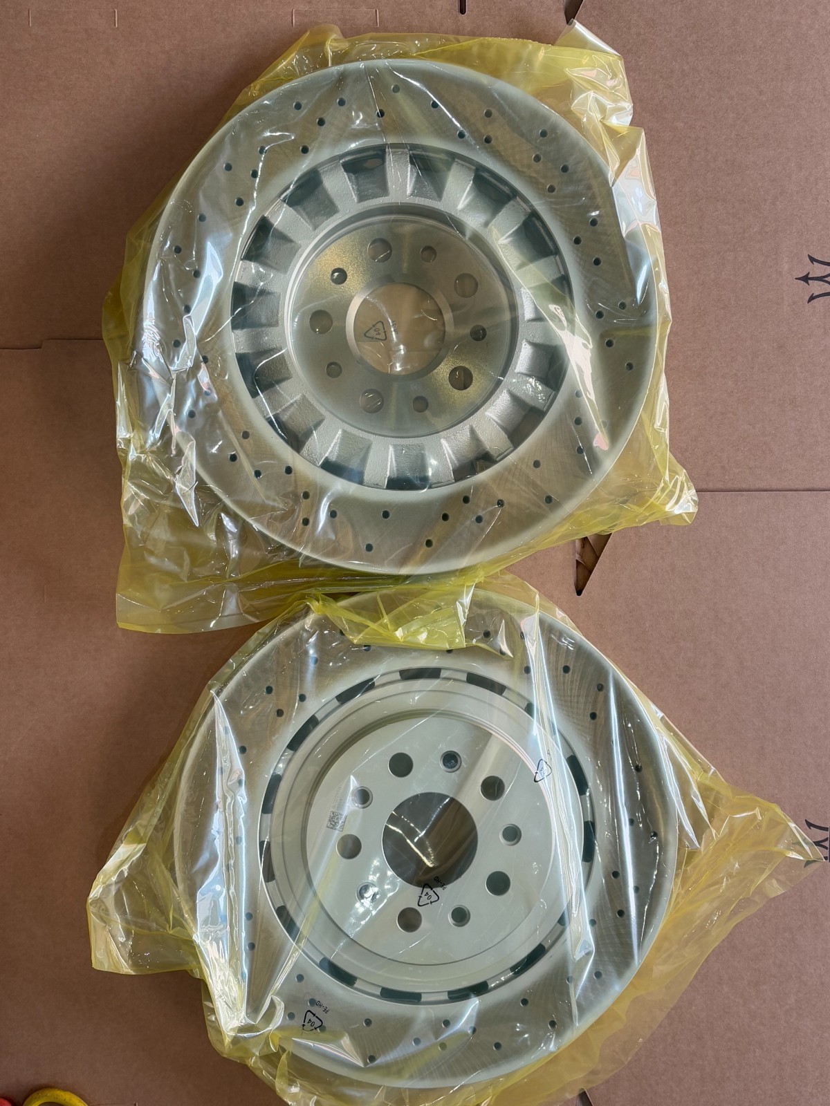 OEM GENUNIE 2014-16Maserati Quattroporte Sedan 3.8L front rear brake pads rotors