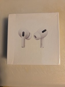 WHITE EAR BUDS PORTABLE EARPHONES WITH WIRELESS CHARGING CASE