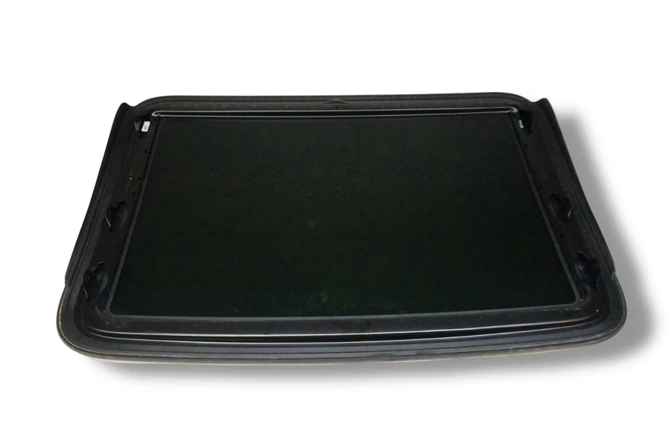 2017-2022 AUDI A4 - Sunroof / SUN ROOF Glass Panel 8W5877071 - Image 2 of 4