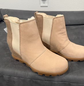 SOREL Joan of Arctic Wedge II Natural Tan Chelsea Leather Boots Women's 9 New