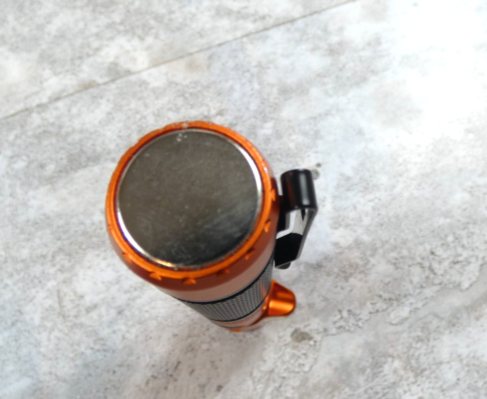 Klein Tools 56040 Rechargeable Focus Flashlight Laser Magnetic Clip See Video