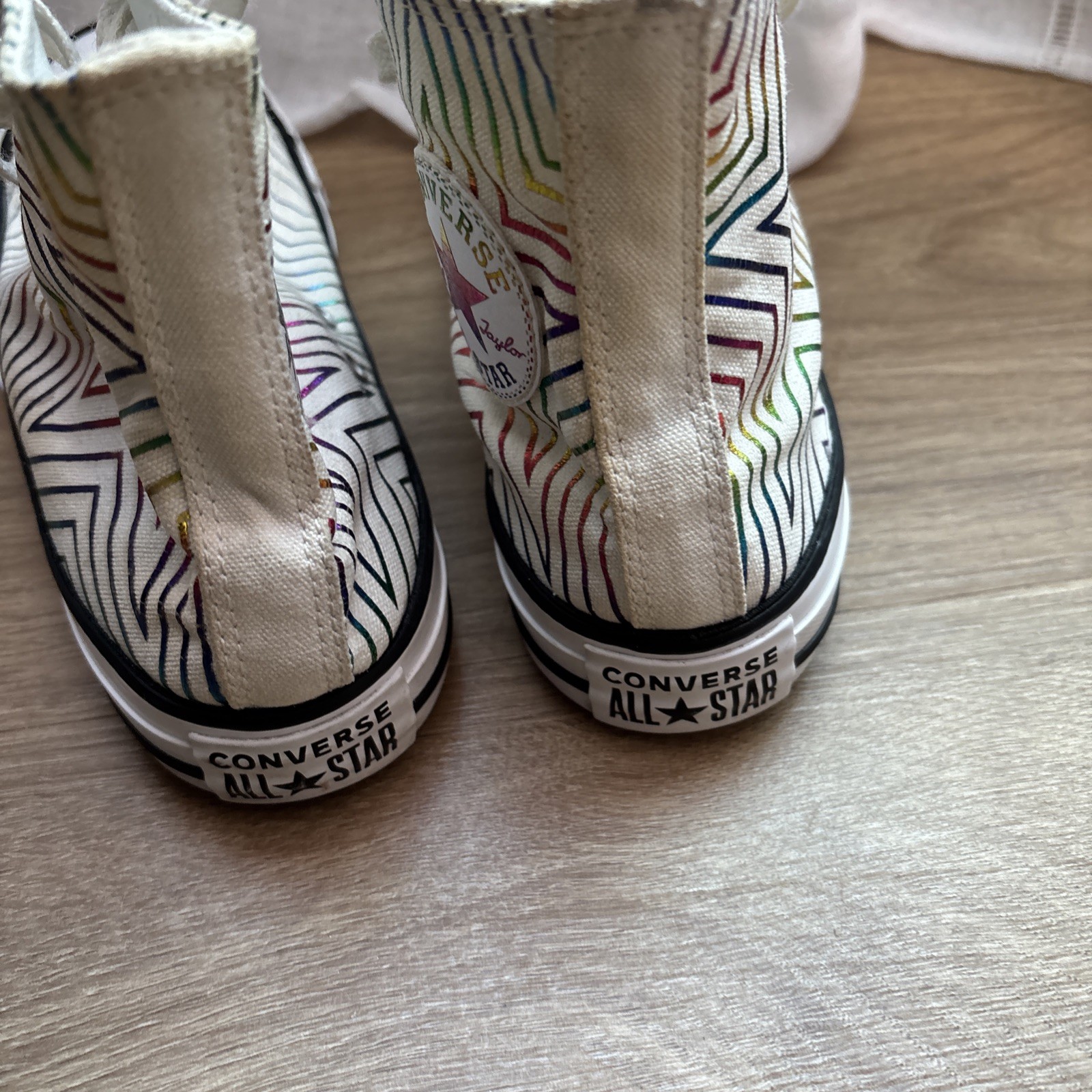 Converse Chuck Taylor All Star Exploding Star Hig… - image 5