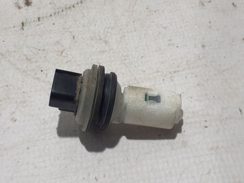 Windshield washer fluid level sensor