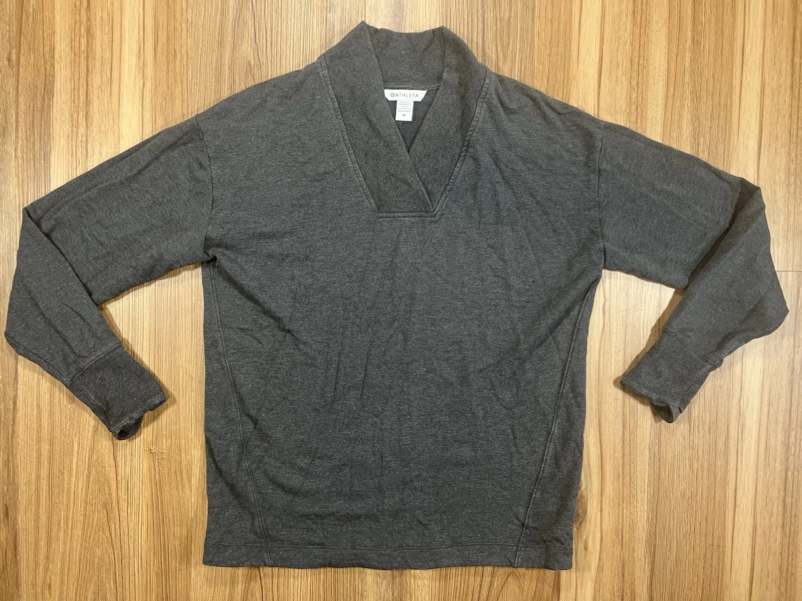 Athleta Clarity Sweatshirt Womens Medium Gray V-Neck Long Sleeve Knit Pullover