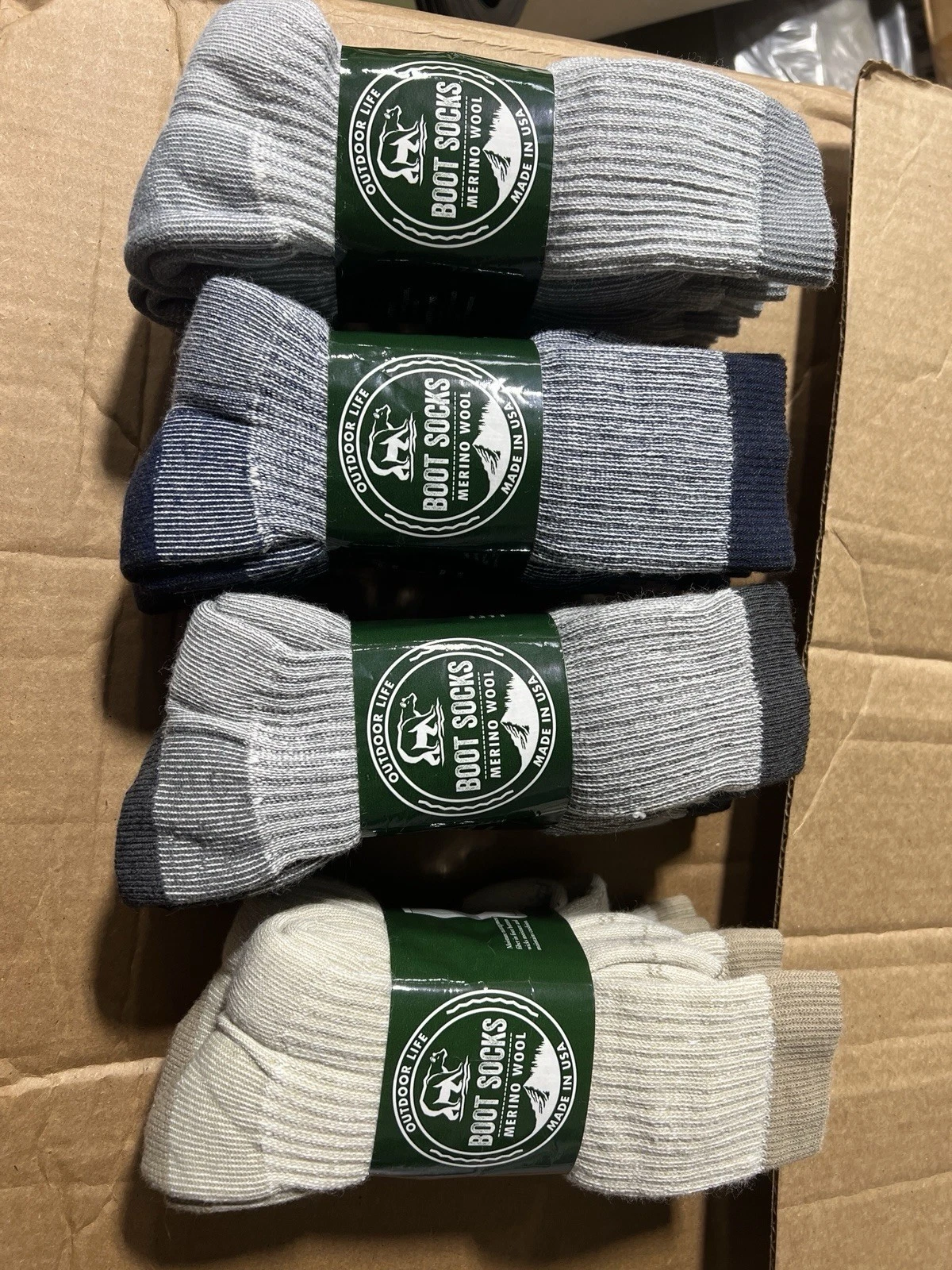 Woolrich HD Wool 65% Wool Men’s Heavyweight Crew Hiking Work Socks 6 Pair USA
Opens in a new window