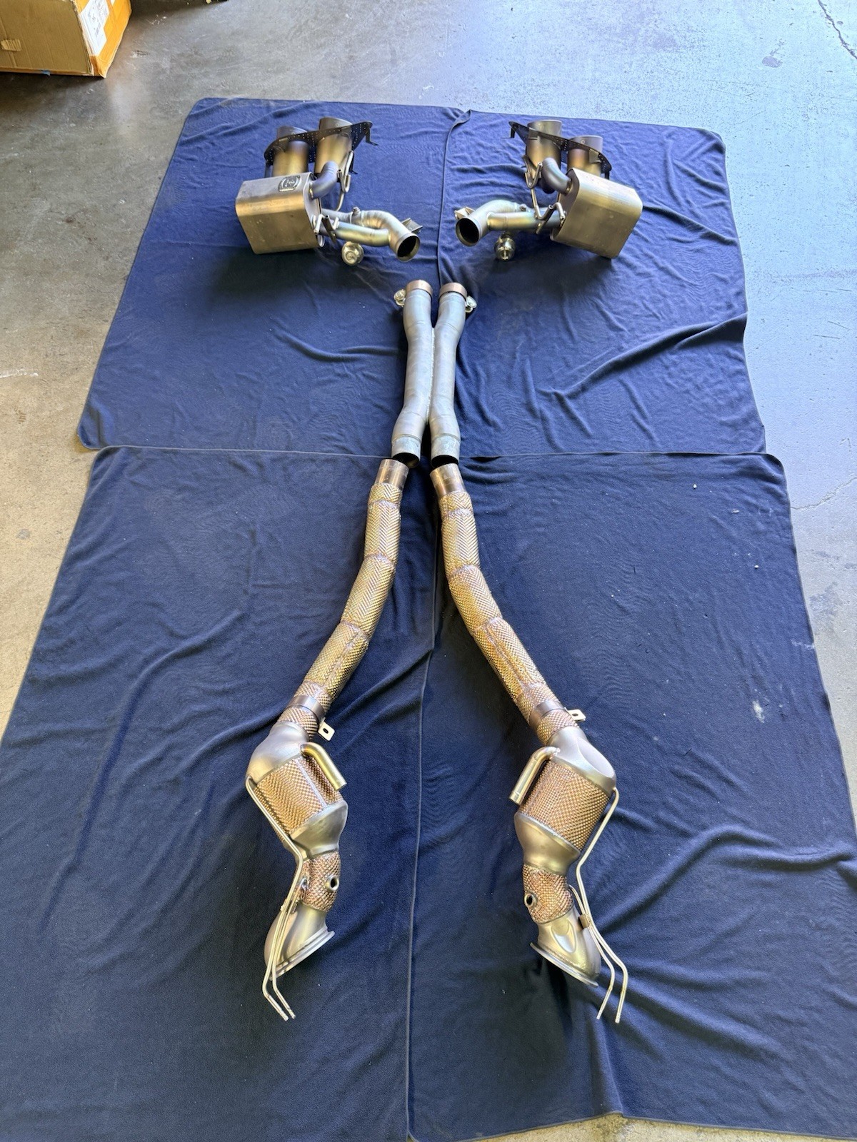 Ferrari 812 Exhaust system