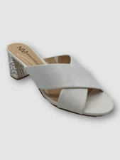 $259 Neiman Marcus Women's White Malvina Jeweled Leather Sandal Mule Shoe US 9 M