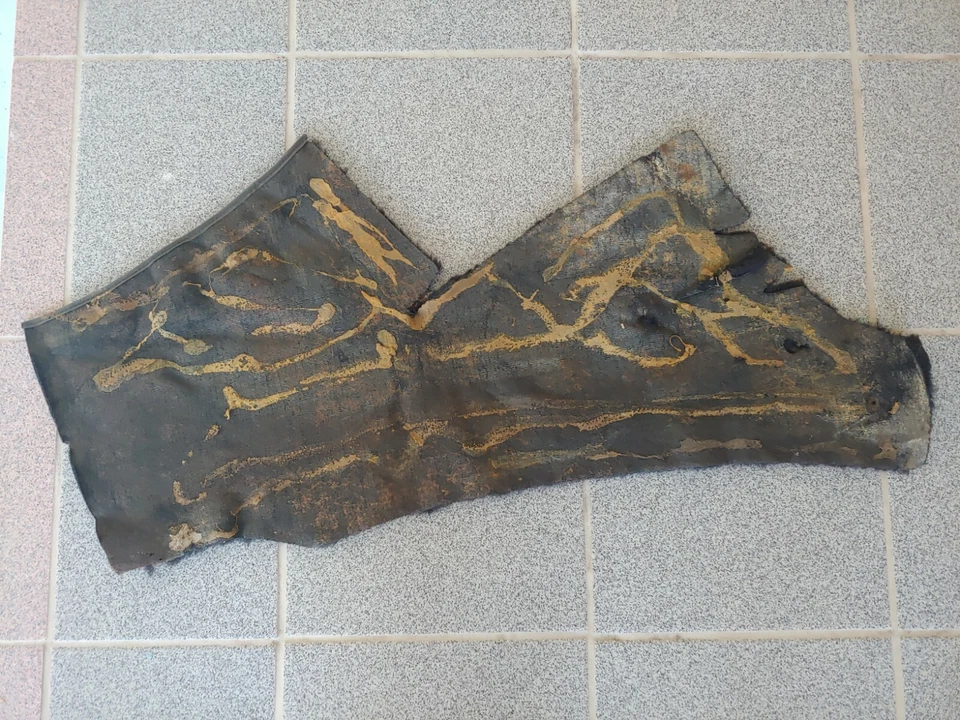 ALFOMBRA DE FELPA NEGRA USADA ORIGINAL PORSCHE 911 930 R ARCO DE RUEDA TRASERA ZONA ASIENTO 4 Foto 4 de 4