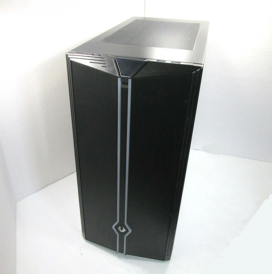  BITFENIX Saber Mid-Tower Gaming Computer Case with Tempered Glass Panel - Image 3 of 4