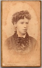 ANTIQUE CDV CIRCA 1870S DENSLOW GORGEOUS LADY IN DRESS CHICAGO ILLINOIS