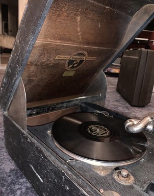 Columbia・Decca Viva-tonalレコードセット　10数枚 Columbia Viva Tonal 202 Portable Gramophone - YouTube