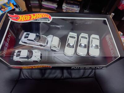 Hotwheels Premium Nissan Gt-R Minigt Set excellent | eBay