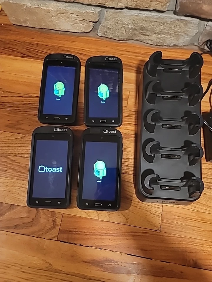 Estação de carregamento Toast DTC100 Go com lote de 4 dispositivos POS portáteis TG100 testados - Imagem 2 de 3