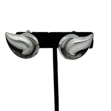 Vintage Trifari Silver Tone Teardrop Swirl Clip On Earrings Statement Jewelry