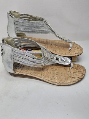 Daisy Fuentes Gladys Thong Silver Back Zip Sandals Size 9.5