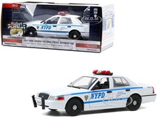 2011 FORD CROWN VICTORIA POLICE "NYPD" 1/24 DIECAST MODEL BY GREENLIGHT 85513
