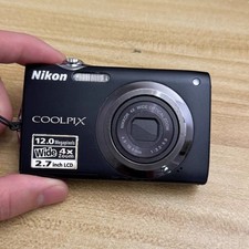 Nikon COOLPIX S3000 Digital Camera 12 MP 4x Optical Zoom with Accessories Black