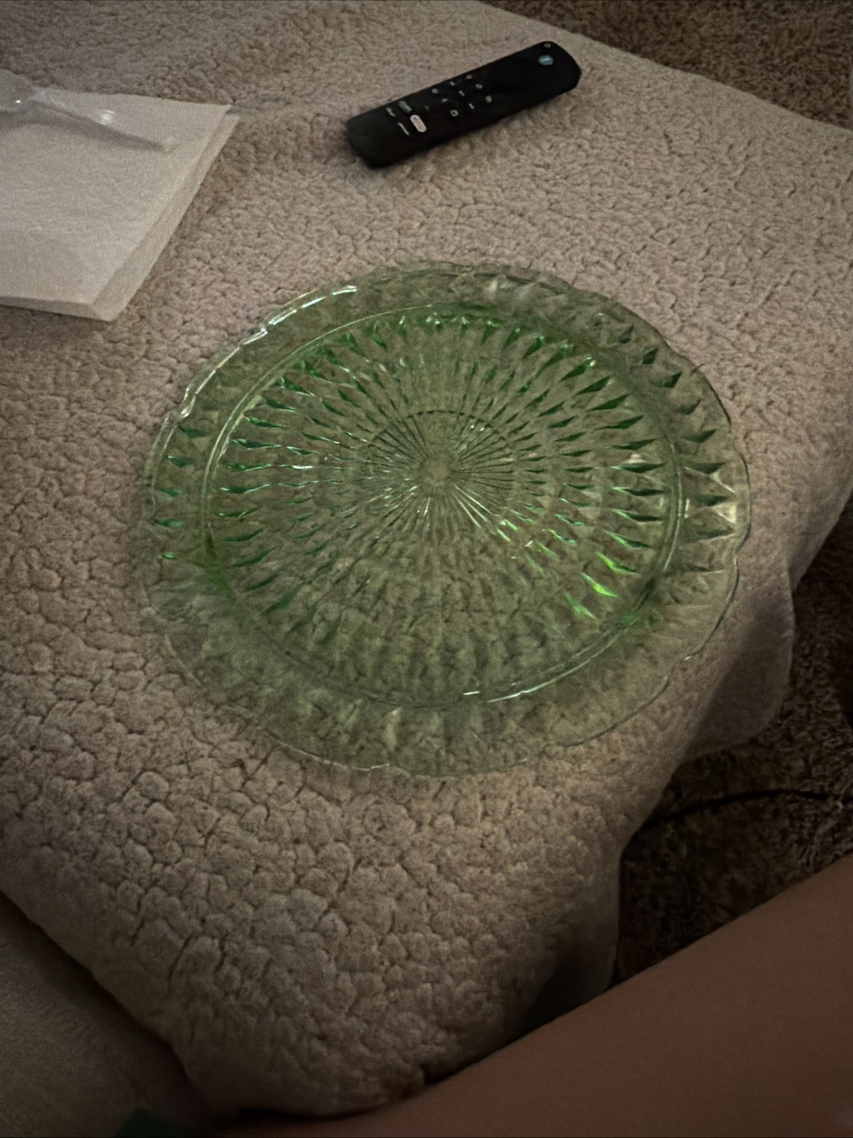 VINTAGE Jeanette Windsor Uranium Depression Green Glass Cake Plate