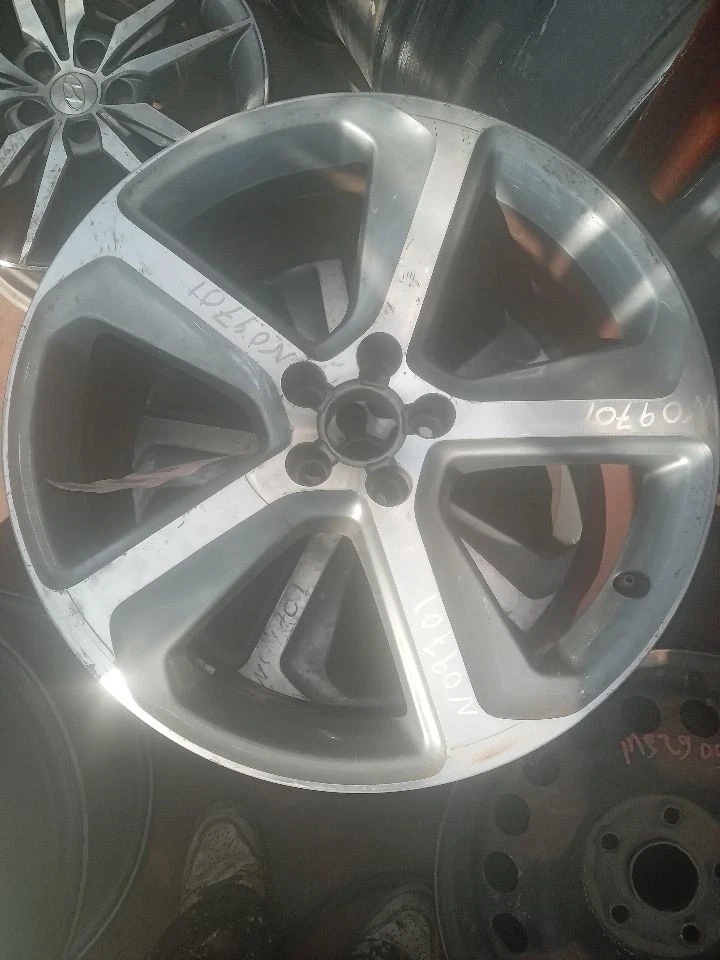 Used Wheel fits: 2014 Audi Q5 19x8 5 spoke arm spoke Grade A - Image 3 of 4