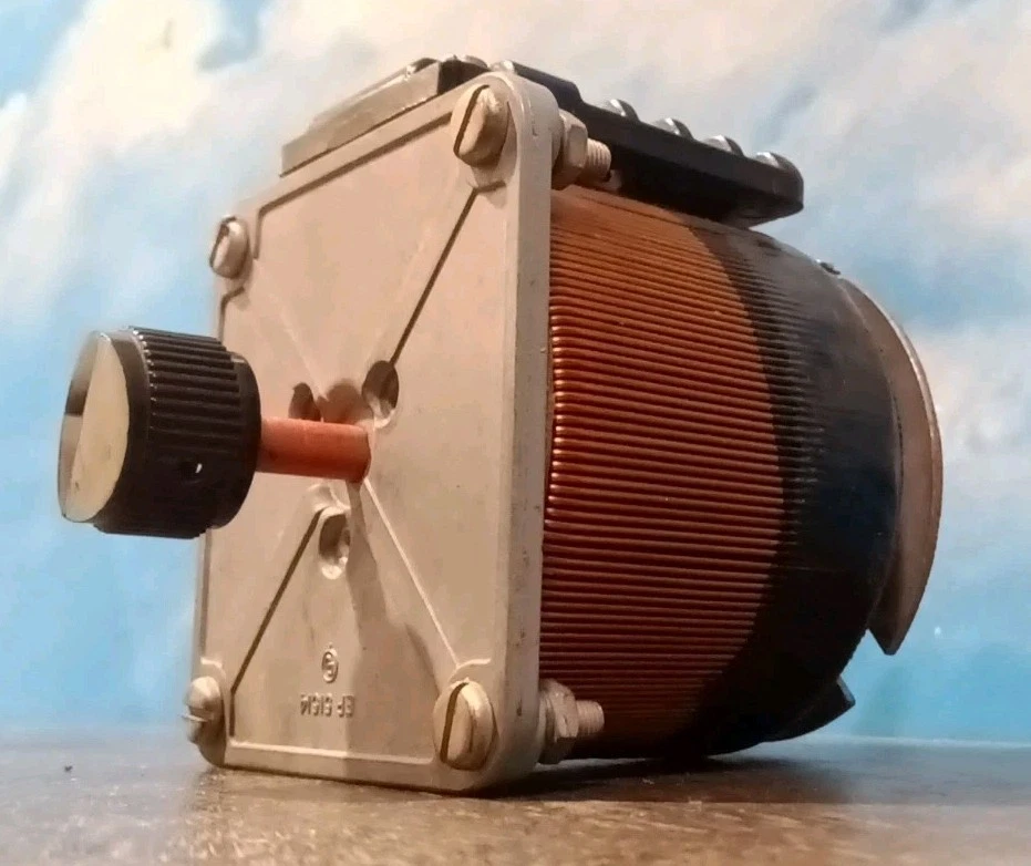 The Superior Electric Co. Q117U POWERSTAT Variable Transformer Variac PRE-OWNED  - Image 3 of 4