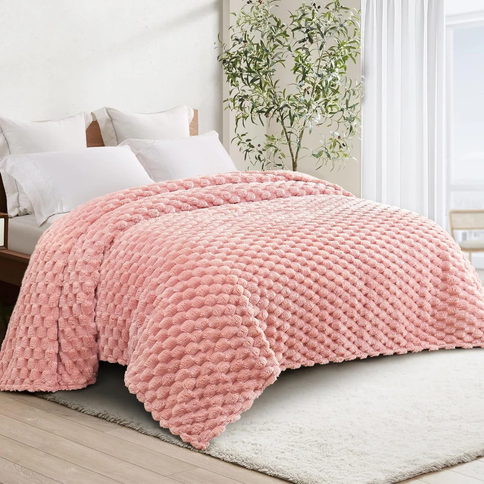 Queen Size Cozy Jacquard Blanket 90x90 Ivory Soft All Season Warm Throw Machine - Image 4 of 4