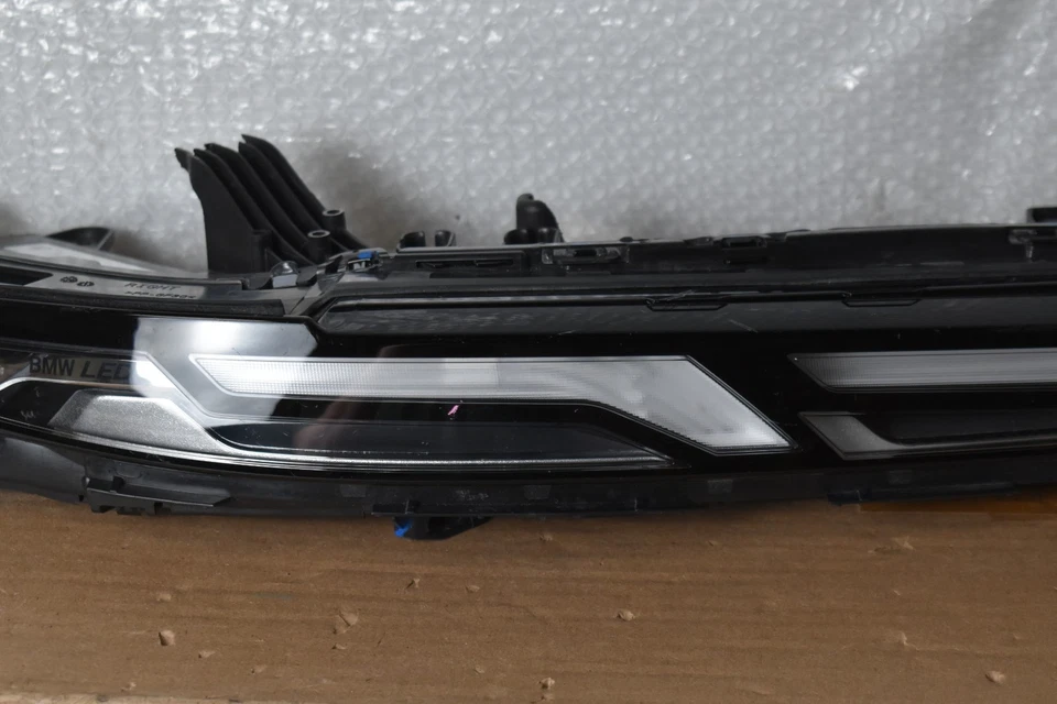 LUZ DIURNA LADO DERECHO BMW X7 2023-2024 OEM 20250506 Foto 3 de 4