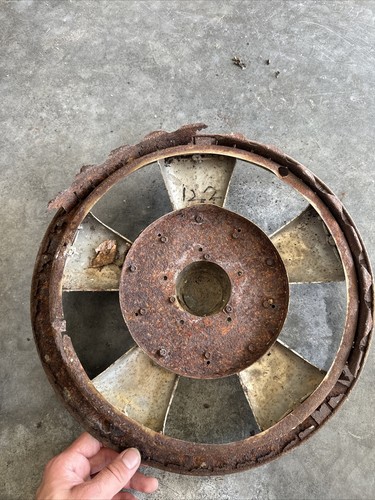 vintage hubcaps - Picture 4 of 4
