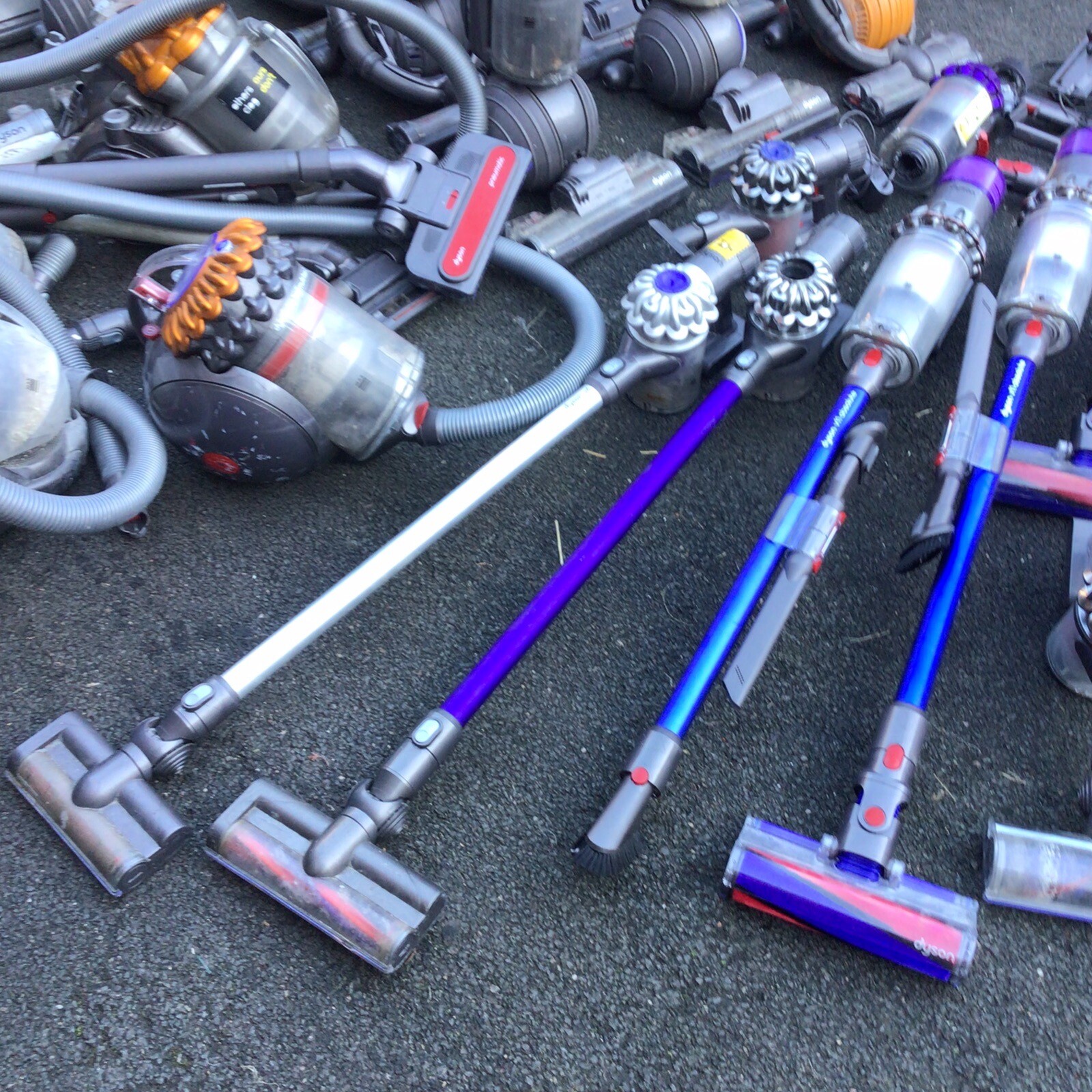 Dyson Vacuum Cleaners Ball Cordless Etc Job Lot Spares Or Repairs