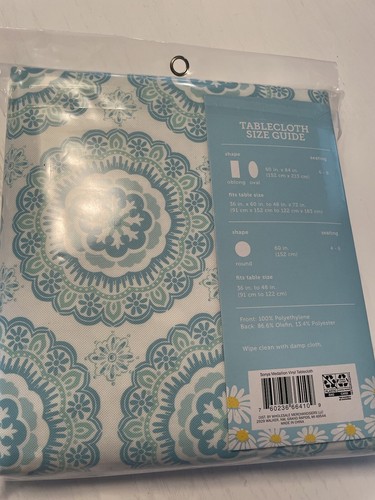 NIP Blue White Sonya Medallion Vinyl Tablecloth  60in. x 84in New Seating 6-8 - Afbeelding 4 van 5