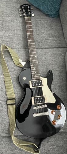 Cort Black Les Paul Black With tuxedo Strap And Gig Bag - Picture 1 of 10