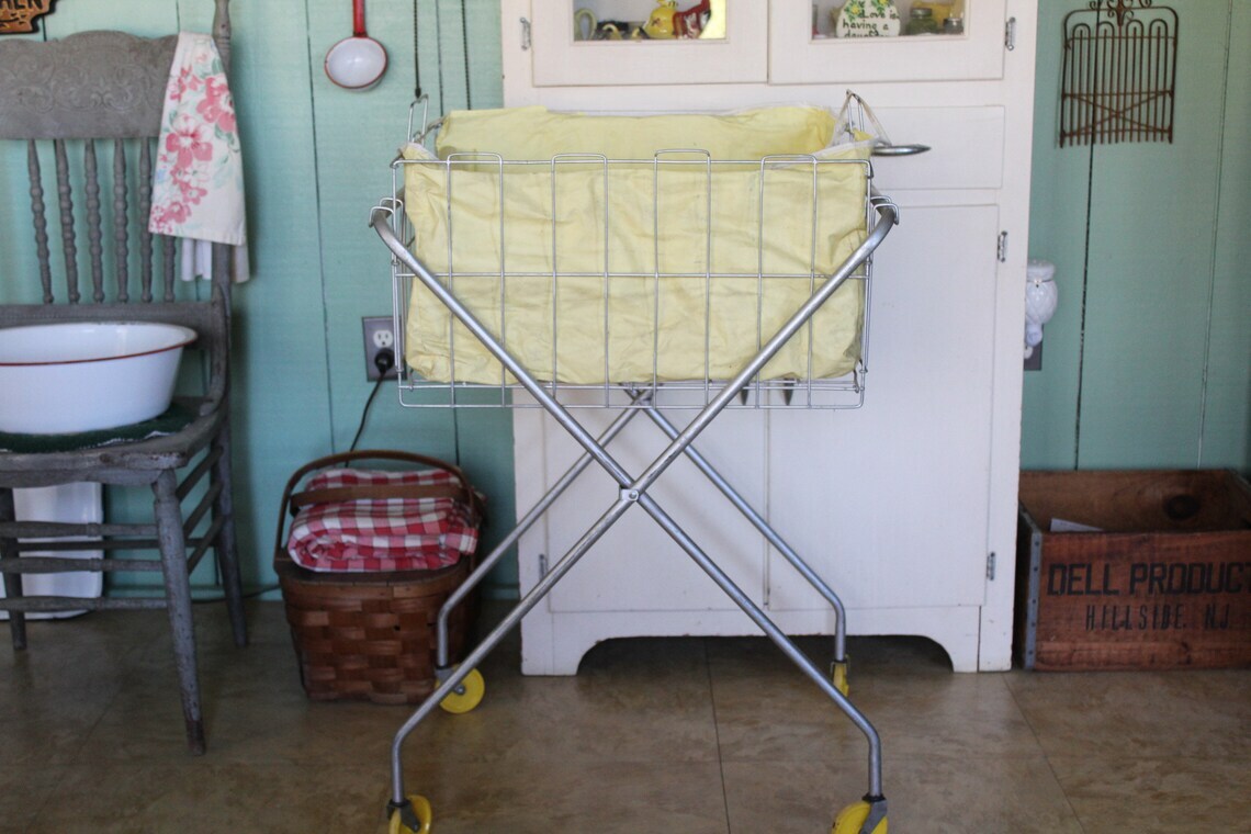 (販売中) Vintage Laundry wagon s-l1200.jpg