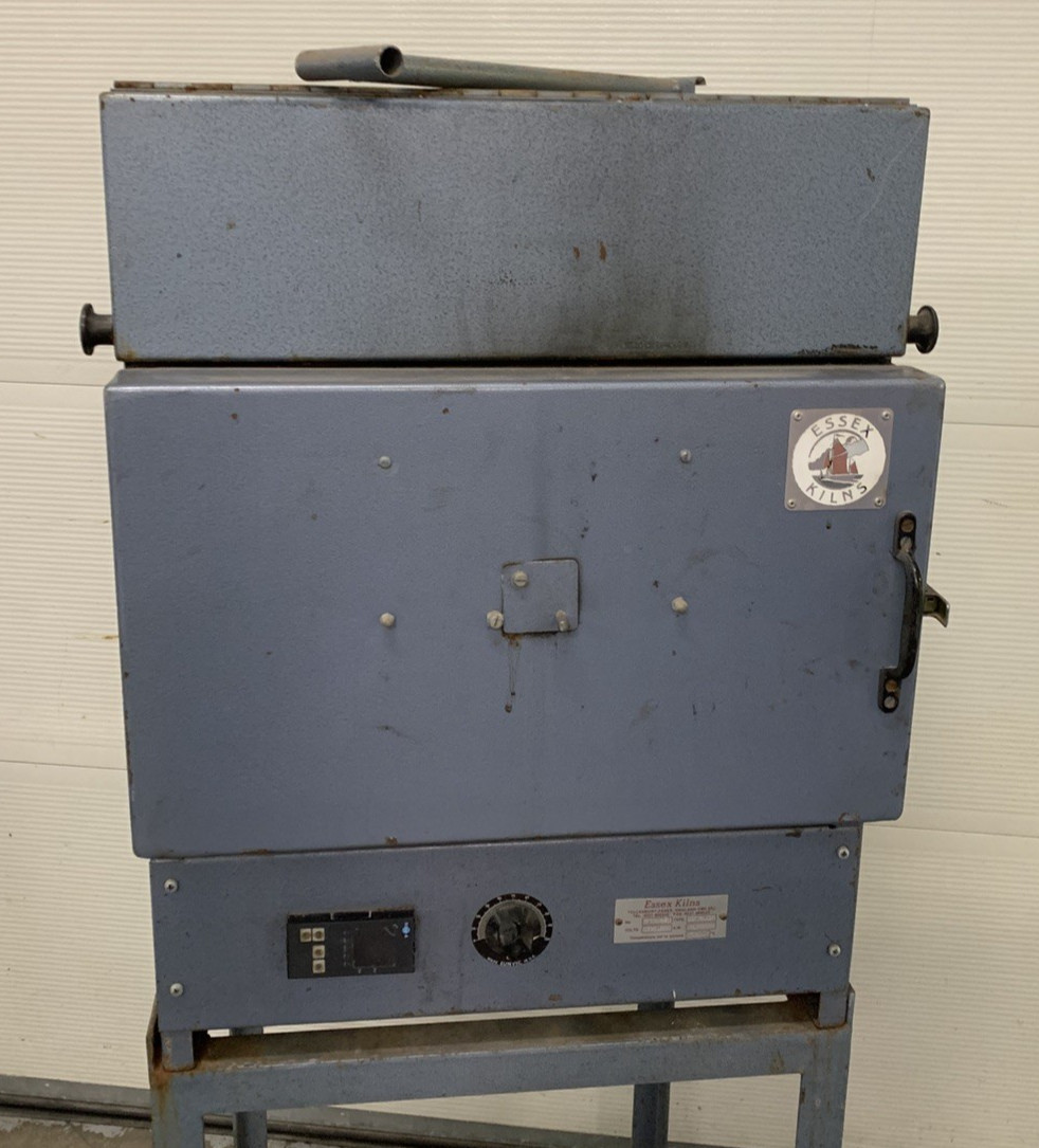 Essex Kilns 950C Bench Top Electric Kiln with Annealing Oven. Possible delivery
