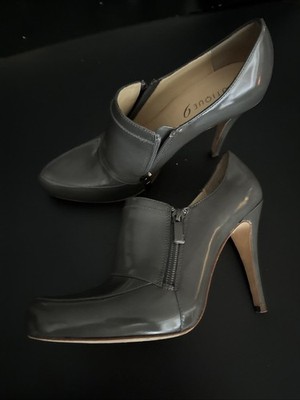 Boutique 9 BTISHA 7.5 Heels Shoes Double Zip Leather Grey Classy