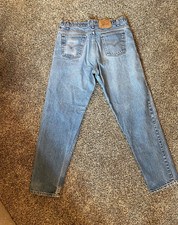 Vintage 1994 Levi’s 550 Made in USA 38x32 Tapered Leg Relaxed Fit Light Wash 90s