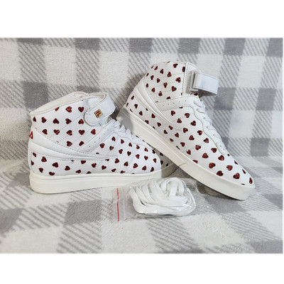 Women's Size 7 FILA White Red Heart Pattern High Top Sneakers 5FM01014-128