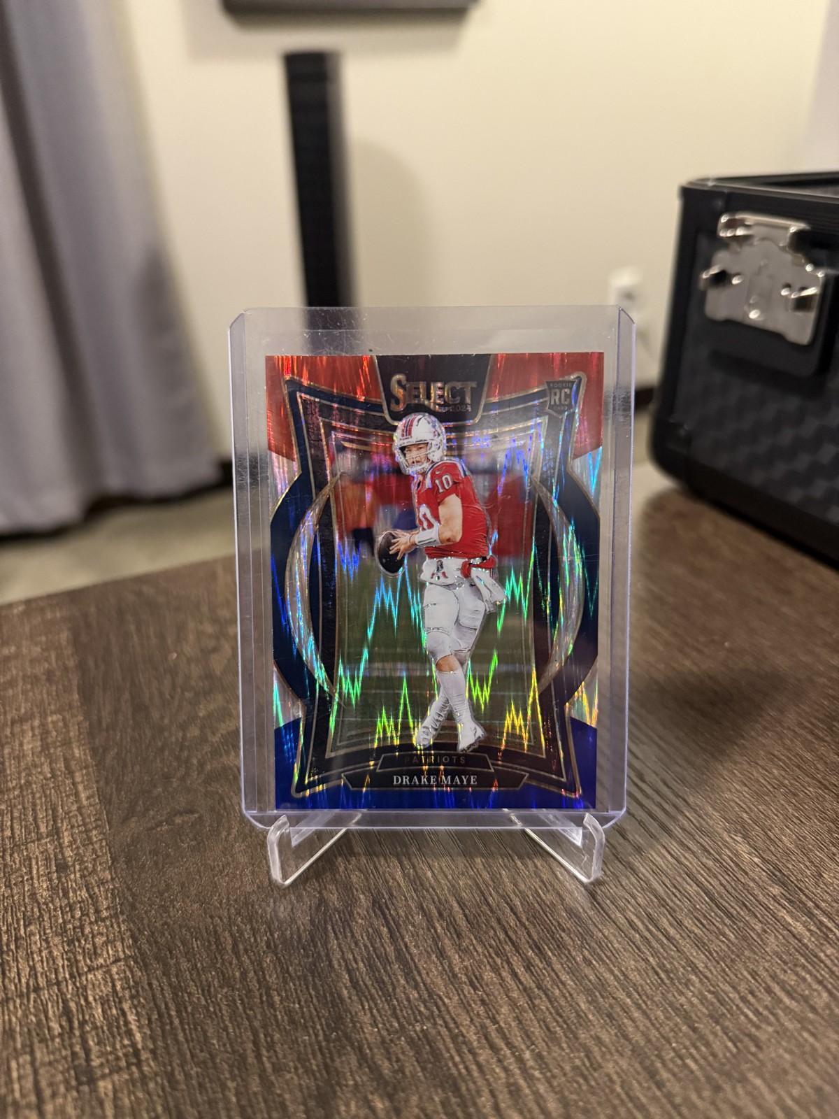 2024 Panini Select - Concourse Drake Maye #27 Red & Blue Shock Prizm (RC)