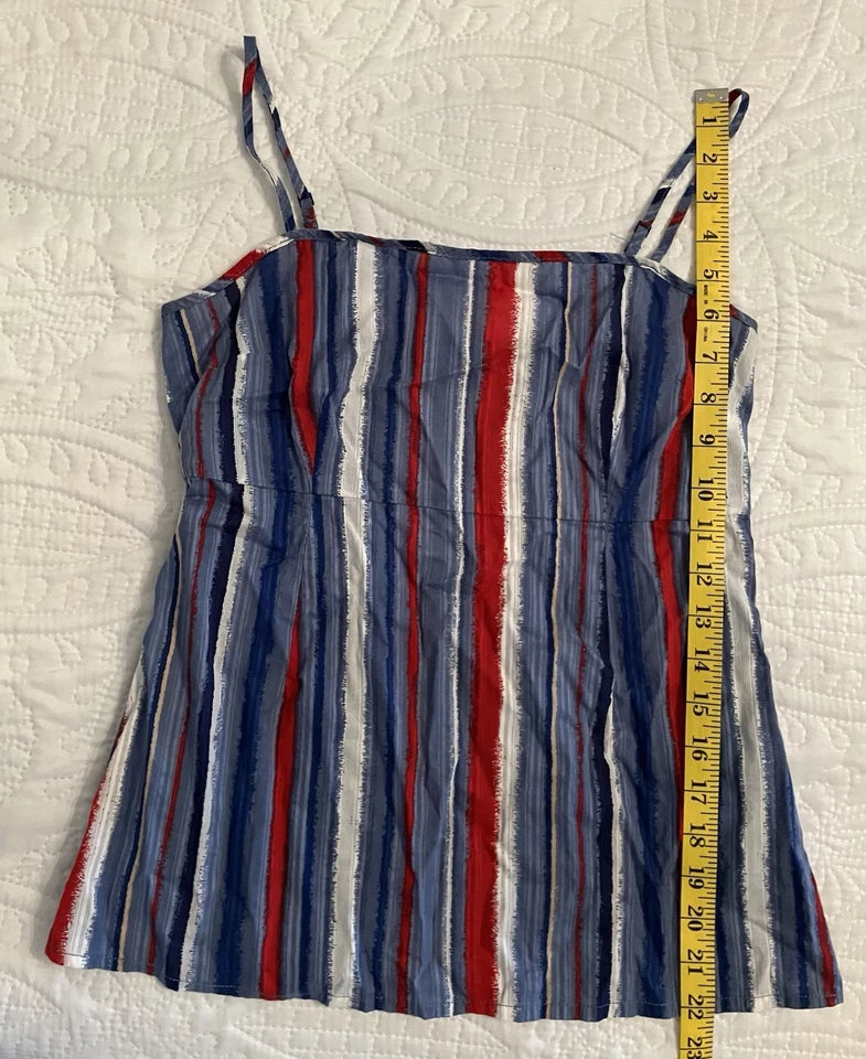 Top Marc By Marc Jacobs a rayas rojas, blancas y azules con correas ajustables talla 2 Foto 3 de 4